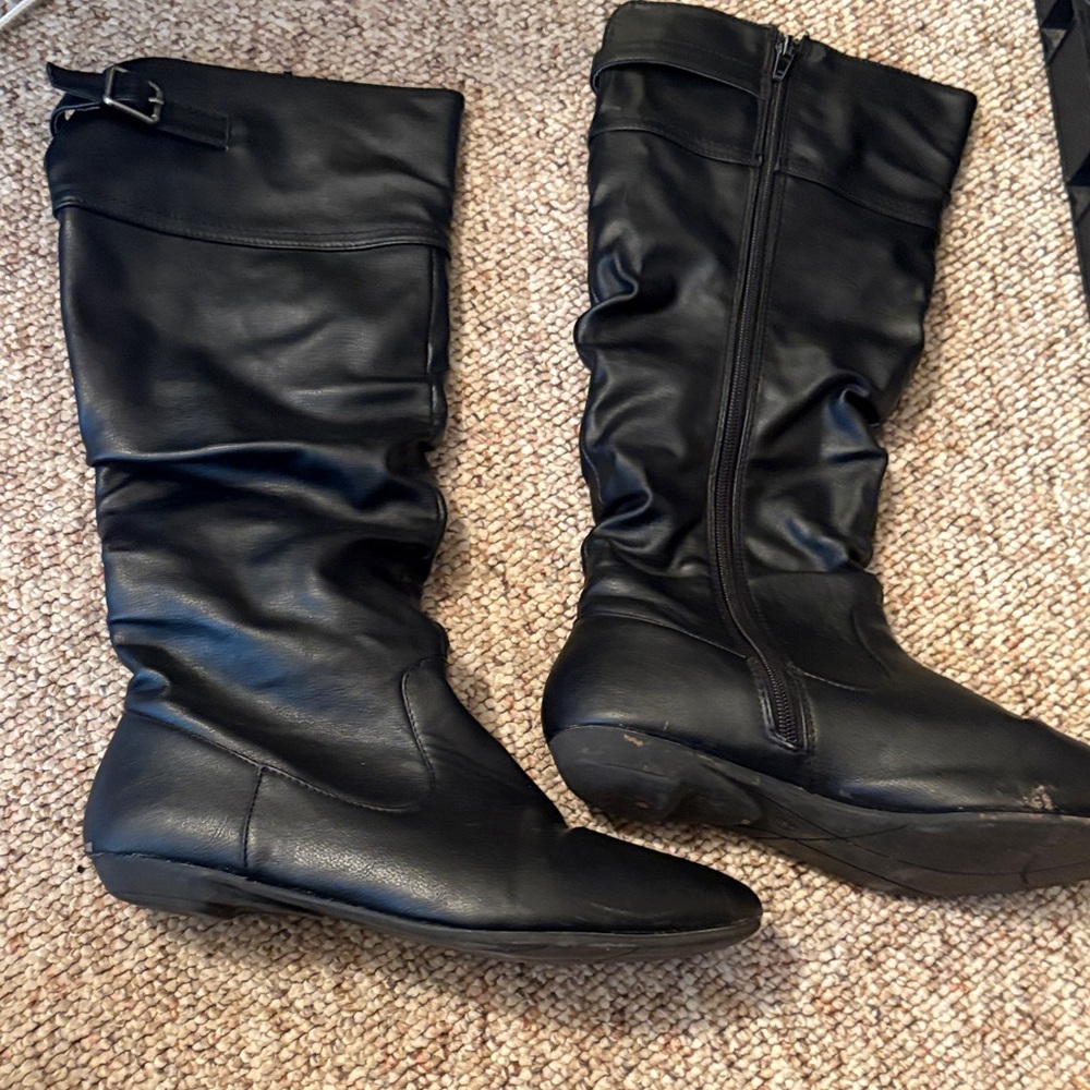 Elegant Black Women's Boots size 7